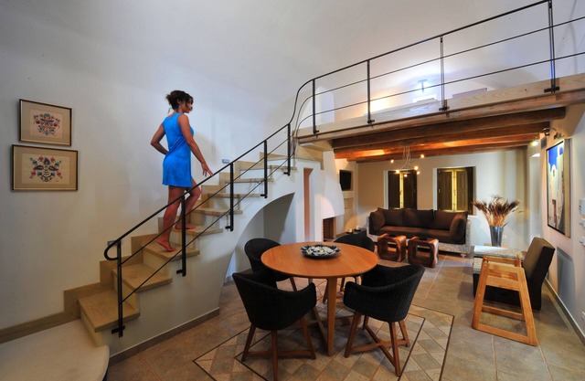 Romantic Villa Expansive View - Car Included