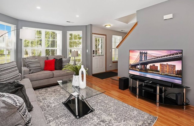 Romeoville Rental - Harmony Ln