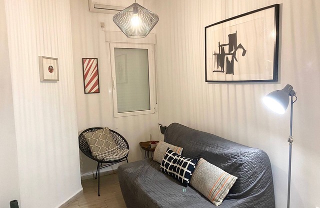 Ronda de Segovia Apartment Center