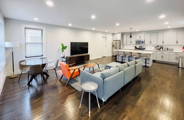 Roof Deck, Sleeps 10, W/D, Waterviews!