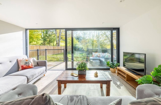 ❤️Roof top Garden Sleeps 8 Spacious Retreat❤️