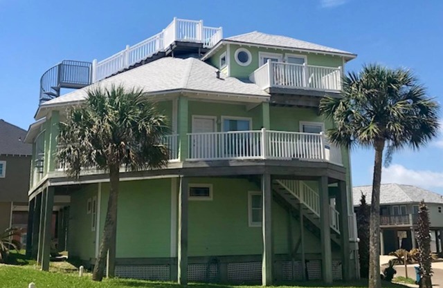 Rooftop Deck, Views, Beach Walkover, Pet Friendly LOCATION!