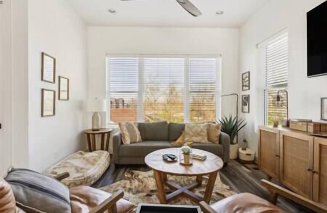 Rooftop/Geodis Park/Pet Friendly