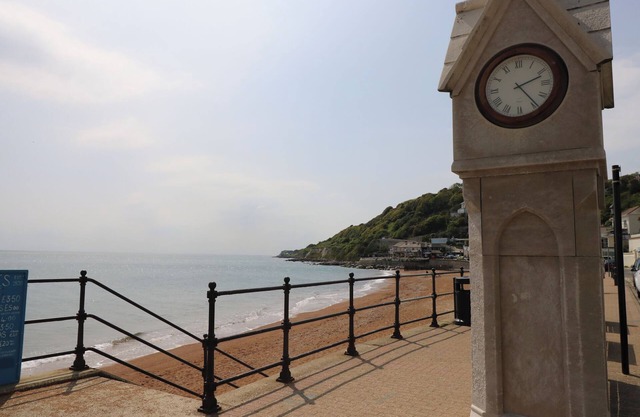 Rookley Lake Cottage