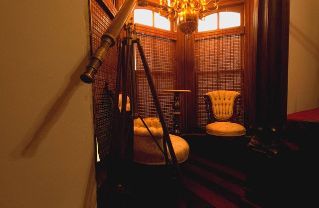 Room # 1 /Historical Victorian house in serene Bishopville with WiFi, AC