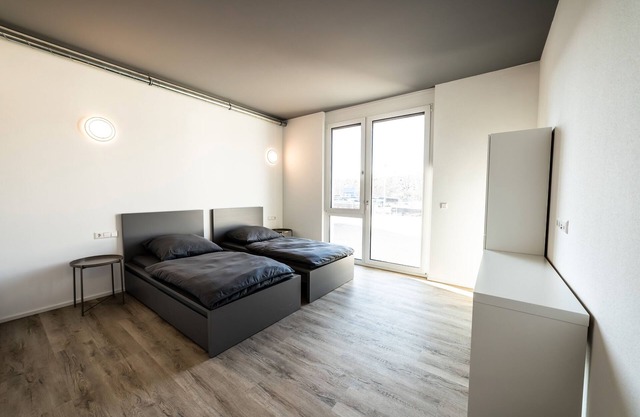 Room '10' with Wi-Fi