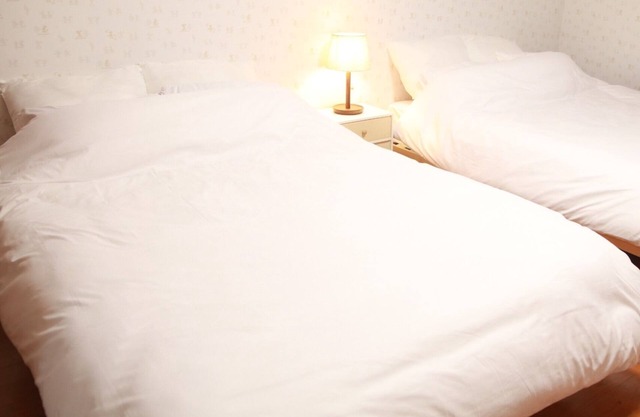 Room 2 Disney shuttle service included self chec/Chiba Chiba