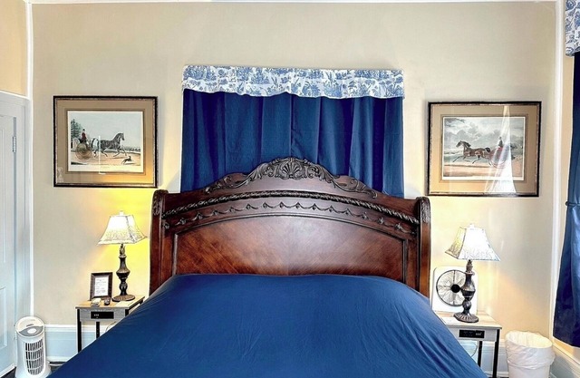 Room 2 King Belmont Inn on 1st floor In room private bathroom Shelbyville, TN