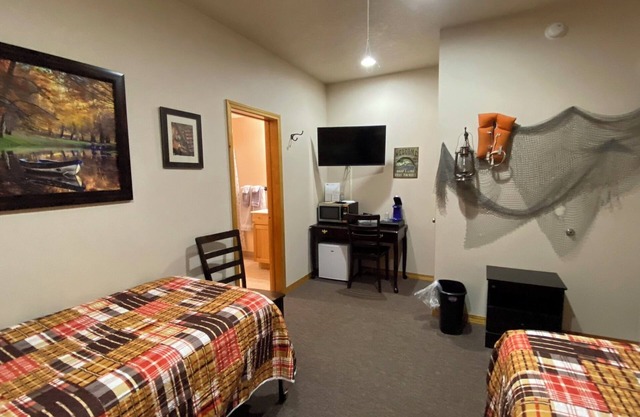 Room #2 @ Montana's Wolf Creek Lodge