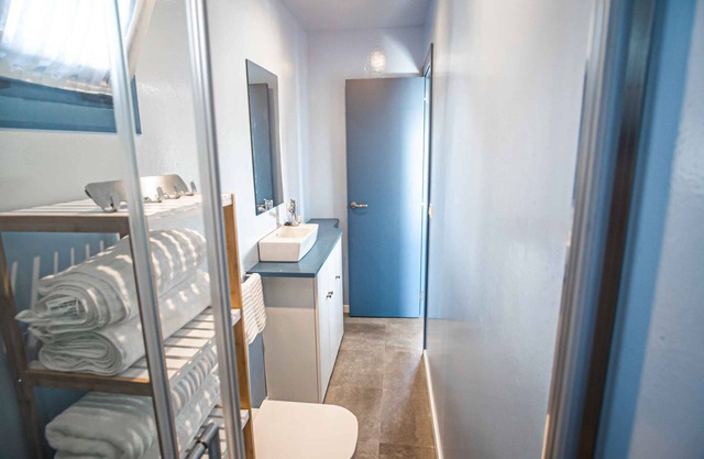 Room-boat, Santander