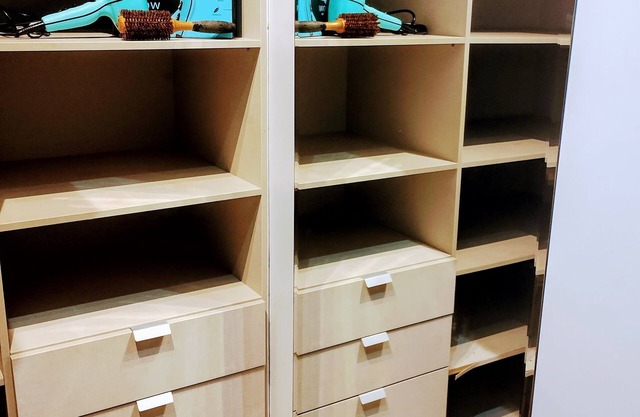 Room with magnetic bed, air conditioning, parking and wi-fi near the center