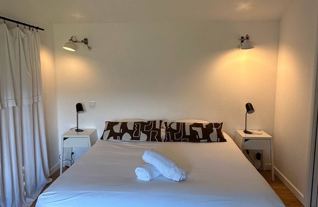 Room 'Chambre 1 - 1er Étage' with Mountain View, Wi-Fi and Air Conditioning