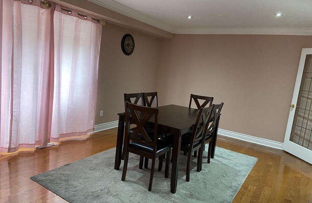 Room in Brampton (Room 3)