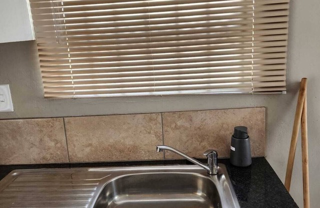 Room-khutsong Apartmentss