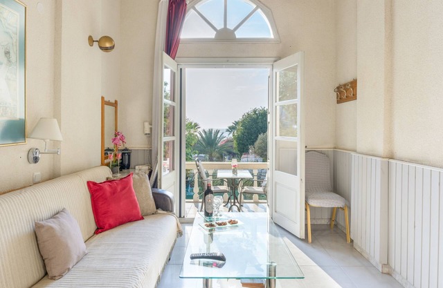 Room 'Maisonette Two Split Level No 5' with Sea View, Wi-Fi and Air Conditioning