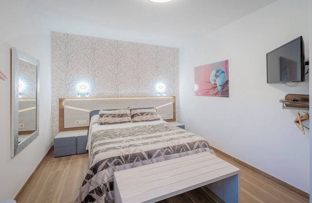 Room 'Matrimonio 104 Perla' with Shared Garden, Wi-Fi and Air Conditioning