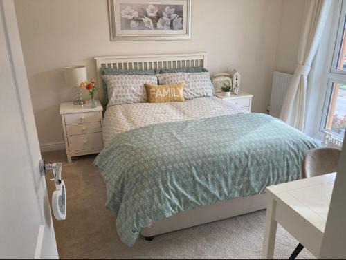 Room near M4, Great Western Hospital