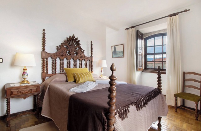 Room 'Quarto 2 - Casa Do Adro' with Mountain View, Wi-Fi and Air Conditioning