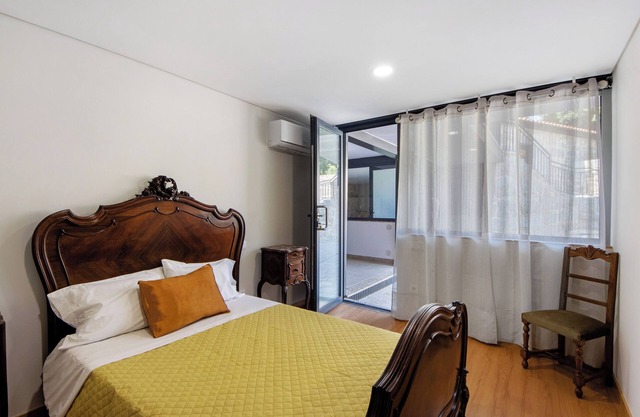 Room 'Quarto 2' with Mountain View, Wi-Fi and Air Conditioning