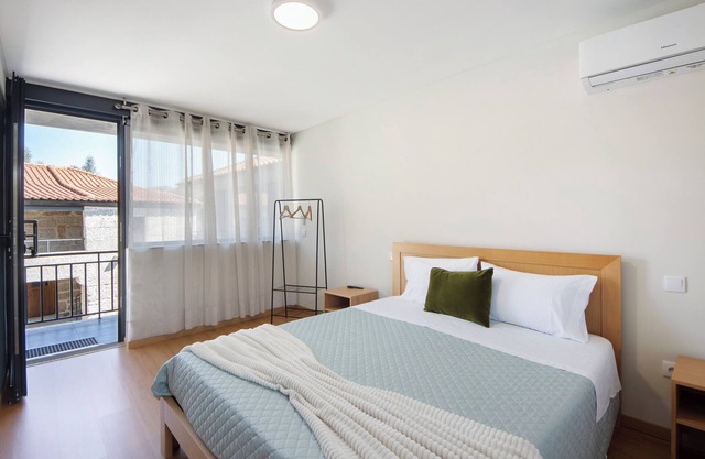 Room 'Quarto 8' with Mountain View, Wi-Fi and Air Conditioning