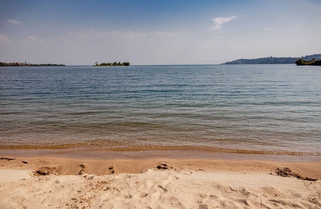 Room-serene Lake View Lodge in Kayove, R