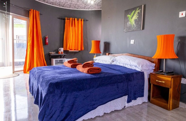 Room - Sleeps 3 - Balcony - Pool - Parking