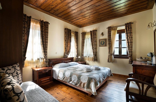 Room 'Standard Family -Xrysopeleia' with Mountain View, Private Terrace and Wi-Fi