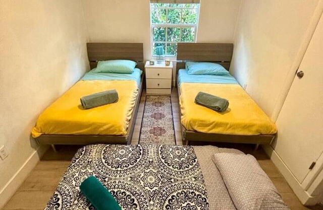 Room with 2 twins Wyndwood/Midtown