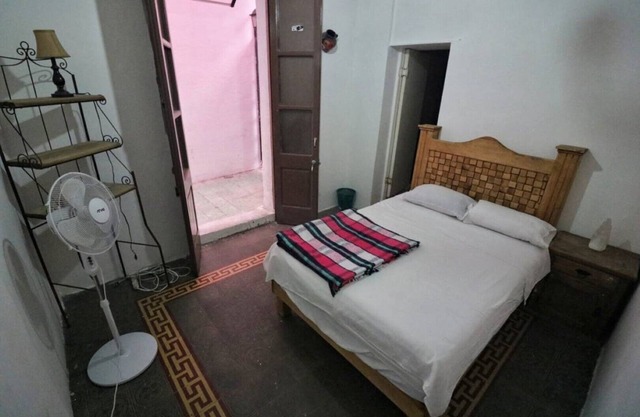Room with excellent location and private bathroom.