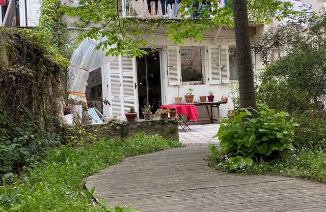 Room with garden – Calm and central to Marseille