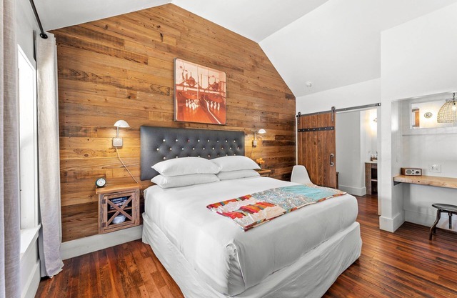 Room with One King Bed and Shared Patio