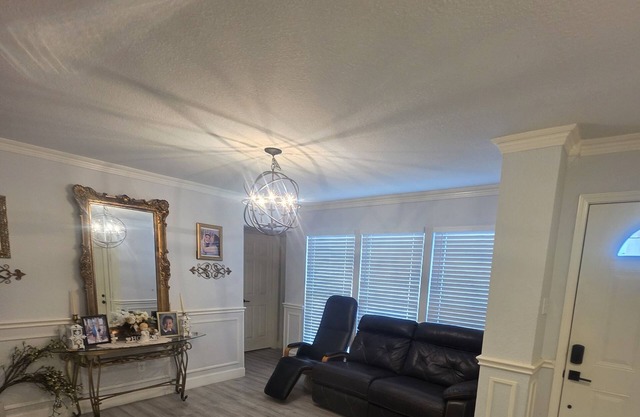 Room with private entrance shared living spaces J with Pool