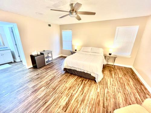 Rooms by Month Atlanta