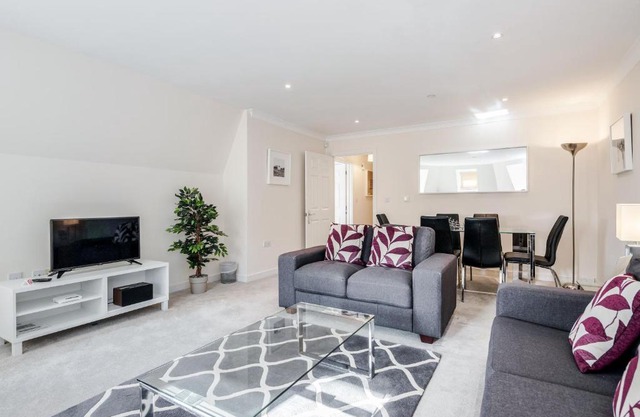 Roomspace Serviced Apartments - Royal Swan Quarter