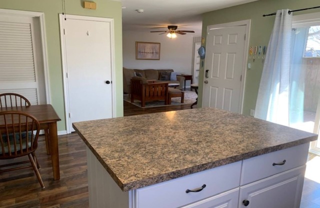 ROOMY 2 BED 2.5 BATH CONDO W/SHARED POOL - MINUTES FROM BEACH