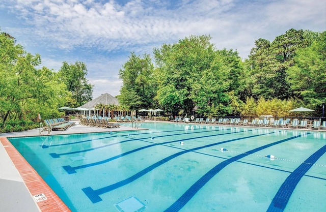 Roomy Condo w/ Indoor Resort Waterpark & Largest Outdoor Pool in the Outer Banks