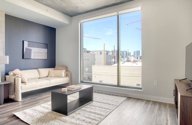 Roomy Golden Triangle 1BR w/ Pool, Gym & W/D, next to Park, by Blueground