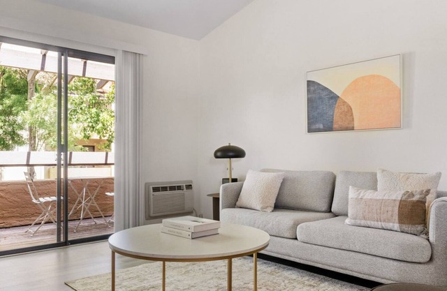 Roomy Mountain View 3BR w/ Pool & Gym, 5 mins to Target, by Blueground