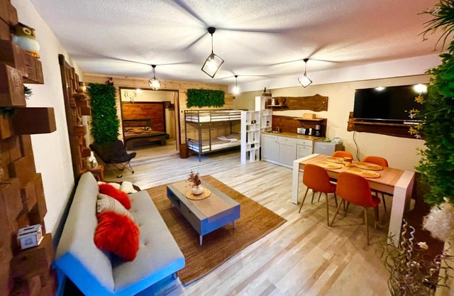 Roots Apartment 2