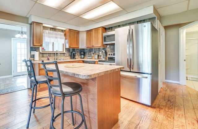 Roscommon Vacation Rental Near Higgins Lake!