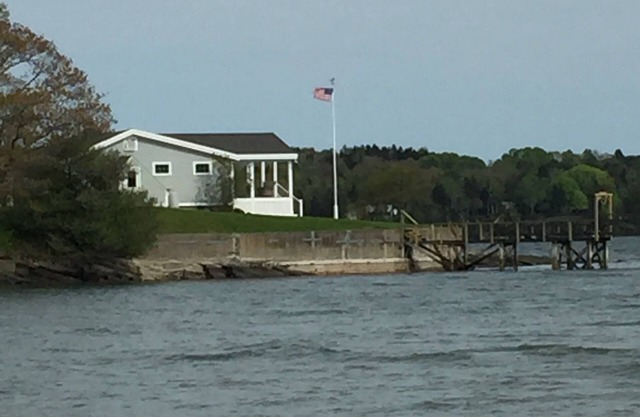 Rose Cottage Oceanfront with Private Dock