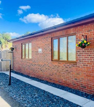 Rose Cottage with Hot Tub