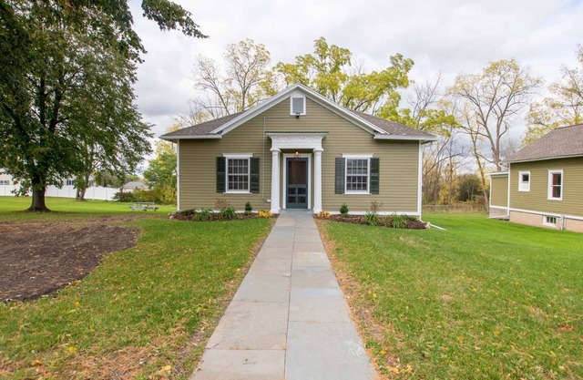 Rose Hill Cottage: "Cozy Finger Lakes Getaway Next to Historic Rose Hill Mansion!"