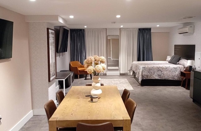 ROSE HOTEL BRONX