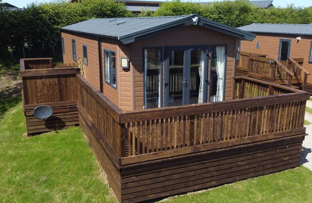 ROSE LODGE, pet friendly, country holiday cottage in Staithes