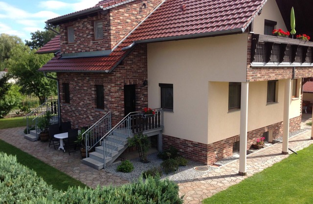 "Rose" vacation apartment in country house style with outdoor sauna and lots of nature