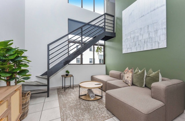 Rosebank's Finest: 2-Bedroom Penthouse Living