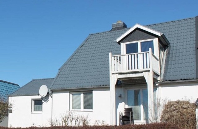 Rosenhaus, right on the outer dike