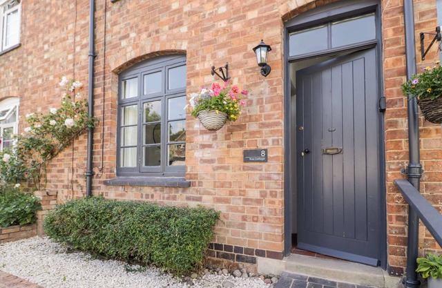 ROSS COTTAGE, pet friendly, character holiday cottage in Broadway