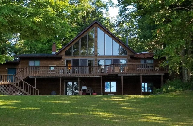 Round Lake Cabin Retreat